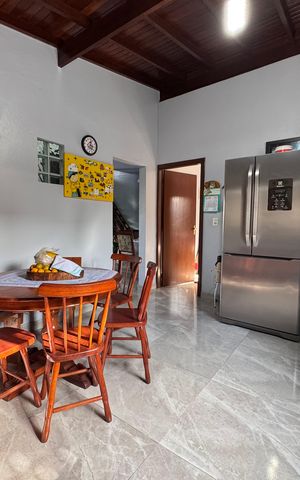 Casa à venda com 485m², 3 quartos e 4 vagas Casa à venda com 485m², 3 quartos e 4 vagasCozinha