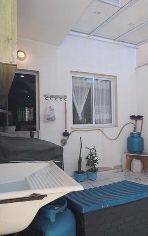 Casa à venda com 150m², 3 quartos e 1 vagaÁrea de Serviço