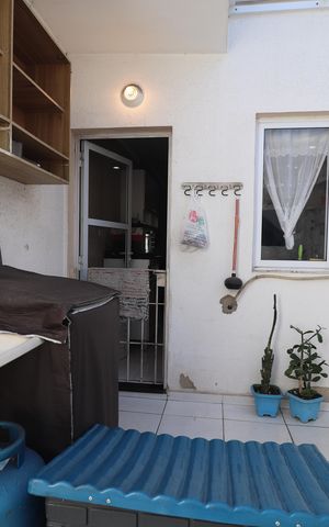 Casa à venda com 150m², 3 quartos e 1 vagaÁrea de Serviço