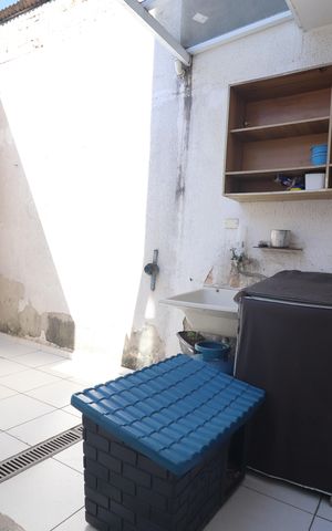 Casa à venda com 150m², 3 quartos e 1 vagaÁrea de Serviço