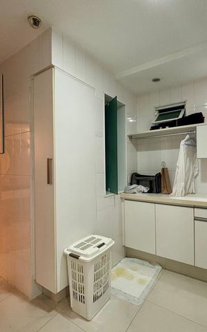 Apartamento à venda com 287m², 4 quartos e 2 vagas Apartamento à venda com 287m², 4 quartos e 2 vagasÁrea de serviço