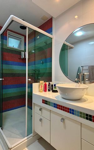 Apartamento à venda com 287m², 4 quartos e 2 vagas Apartamento à venda com 287m², 4 quartos e 2 vagasBanheiro social 1