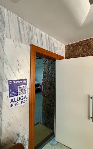 Apartamento à venda com 287m², 4 quartos e 2 vagas Apartamento à venda com 287m², 4 quartos e 2 vagasPlaca