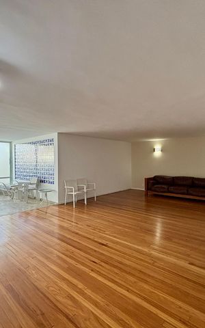 Apartamento à venda com 287m², 4 quartos e 2 vagas Apartamento à venda com 287m², 4 quartos e 2 vagasCobertura