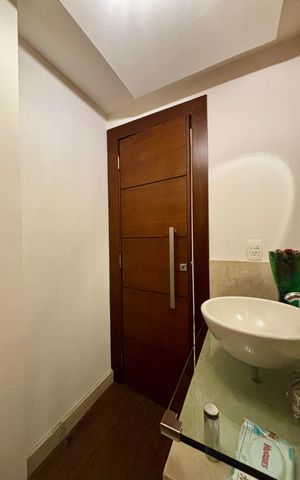 Apartamento à venda com 287m², 4 quartos e 2 vagas Apartamento à venda com 287m², 4 quartos e 2 vagasLavabo da Sala