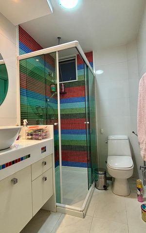 Apartamento à venda com 287m², 4 quartos e 2 vagas Apartamento à venda com 287m², 4 quartos e 2 vagasBanheiro social 2