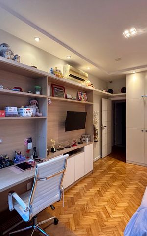 Apartamento à venda com 287m², 4 quartos e 2 vagas Apartamento à venda com 287m², 4 quartos e 2 vagasQuarto 2