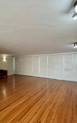 Apartamento à venda com 287m², 4 quartos e 2 vagas Apartamento à venda com 287m², 4 quartos e 2 vagasCobertura