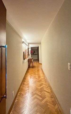 Apartamento à venda com 287m², 4 quartos e 2 vagas Apartamento à venda com 287m², 4 quartos e 2 vagasCorredor