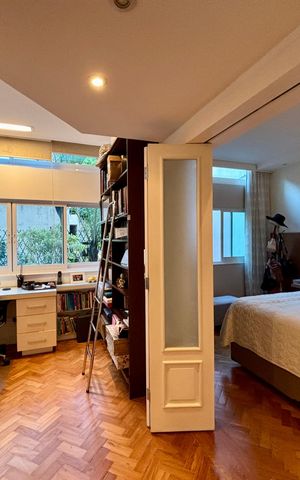 Apartamento à venda com 287m², 4 quartos e 2 vagas Apartamento à venda com 287m², 4 quartos e 2 vagasSuíte 2