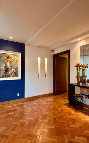 Apartamento à venda com 287m², 4 quartos e 2 vagas Apartamento à venda com 287m², 4 quartos e 2 vagasSala - hall de entrada