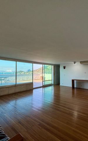 Apartamento à venda com 287m², 4 quartos e 2 vagas Apartamento à venda com 287m², 4 quartos e 2 vagasCobertura