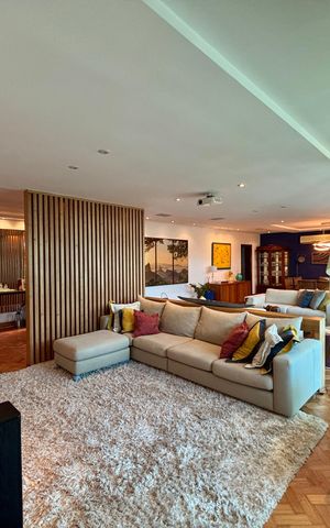Apartamento à venda com 287m², 4 quartos e 2 vagas Apartamento à venda com 287m², 4 quartos e 2 vagasSala