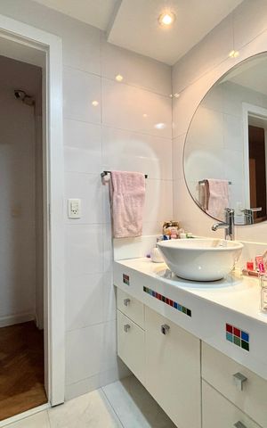 Apartamento à venda com 287m², 4 quartos e 2 vagas Apartamento à venda com 287m², 4 quartos e 2 vagasBanheiro social 2
