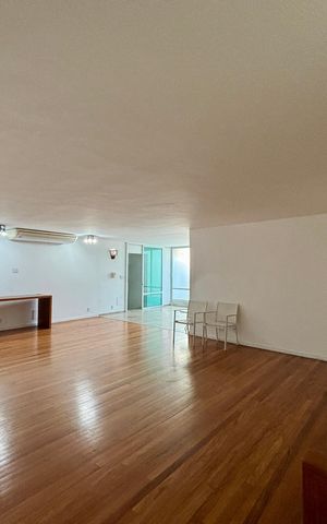 Apartamento à venda com 287m², 4 quartos e 2 vagas Apartamento à venda com 287m², 4 quartos e 2 vagasCobertura