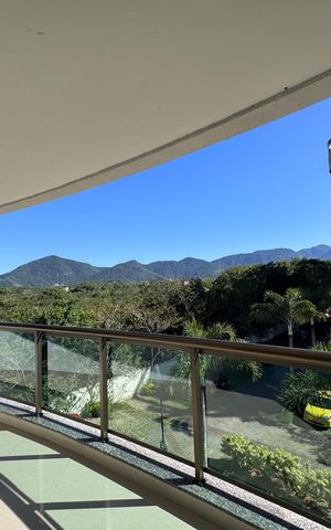 Apartamento à venda com 94m², 3 quartos e 2 vagas Apartamento à venda com 94m², 3 quartos e 2 vagasVaranda