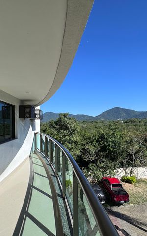 Apartamento à venda com 94m², 3 quartos e 2 vagas Apartamento à venda com 94m², 3 quartos e 2 vagasVaranda