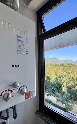 Apartamento à venda com 94m², 3 quartos e 2 vagas Apartamento à venda com 94m², 3 quartos e 2 vagasCozinha e Área de Serviço