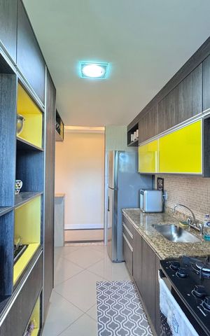 Apartamento à venda com 94m², 3 quartos e 2 vagas Apartamento à venda com 94m², 3 quartos e 2 vagasCozinha e Área de Serviço