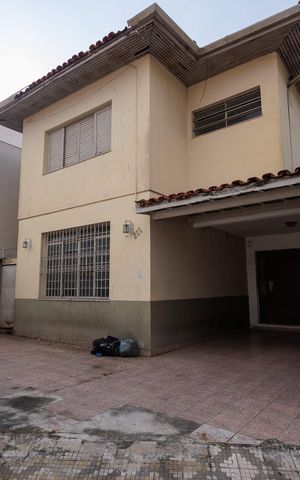 Casa para alugar com 240m², 3 quartos e 3 vagas Casa para alugar com 240m², 3 quartos e 3 vagasFachada
