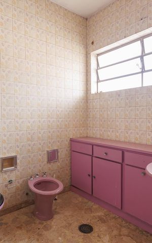Casa para alugar com 240m², 3 quartos e 3 vagas Casa para alugar com 240m², 3 quartos e 3 vagasBanheiro Suíte