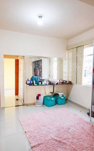 Casa à venda com 280m², 4 quartos e 8 vagas Casa à venda com 280m², 4 quartos e 8 vagasQuarto de serviço 2
