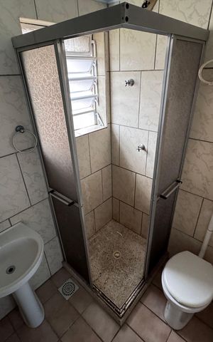 Apartamento à venda com 48m², 2 quartos e sem vaga Apartamento à venda com 48m², 2 quartos e sem vagaBanheiro