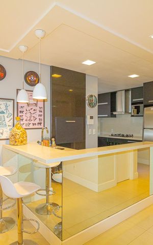 Apartamento à venda com 107m², 2 quartos e 1 vaga Apartamento à venda com 107m², 2 quartos e 1 vagaSala