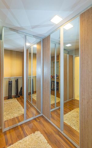 Apartamento à venda com 107m², 2 quartos e 1 vaga Apartamento à venda com 107m², 2 quartos e 1 vagaCloset da suíte 2