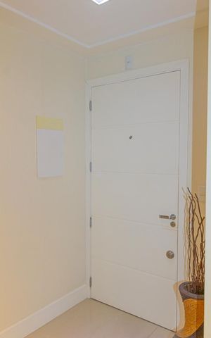 Apartamento à venda com 107m², 2 quartos e 1 vaga Apartamento à venda com 107m², 2 quartos e 1 vagaSala