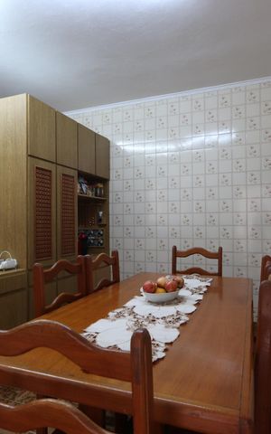 Casa à venda com 300m², 3 quartos e 2 vagasCopa