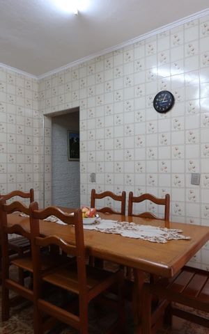 Casa à venda com 300m², 3 quartos e 2 vagasCopa