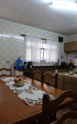 Casa à venda com 300m², 3 quartos e 2 vagasCopa