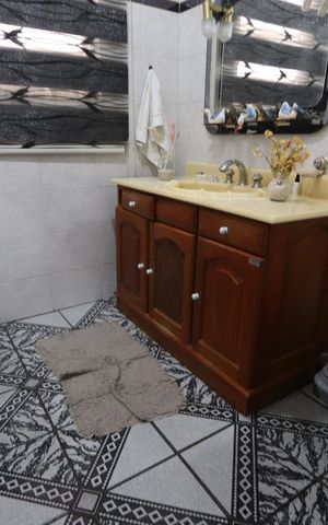 Casa à venda com 300m², 3 quartos e 2 vagasLavabo