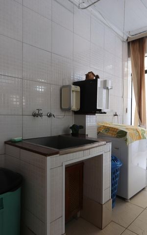 Casa à venda com 300m², 3 quartos e 2 vagasLavanderia