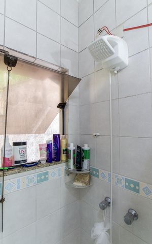 Casa à venda com 375m², 4 quartos e 6 vagas Casa à venda com 375m², 4 quartos e 6 vagasBanheiro da Suíte 2