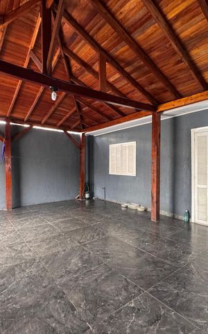 Casa à venda com 140m², 2 quartos e 4 vagas Casa à venda com 140m², 2 quartos e 4 vagasÁrea comum