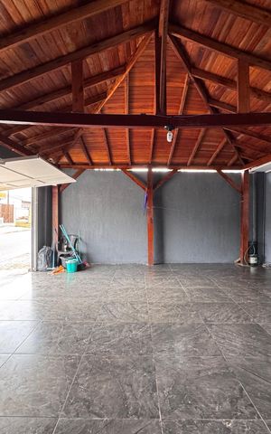 Casa à venda com 140m², 2 quartos e 4 vagas Casa à venda com 140m², 2 quartos e 4 vagasÁrea comum