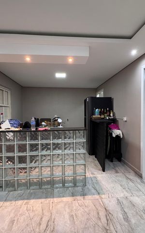 Casa à venda com 140m², 2 quartos e 4 vagas Casa à venda com 140m², 2 quartos e 4 vagasCozinha