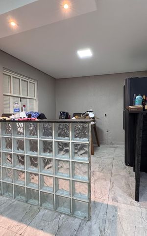 Casa à venda com 140m², 2 quartos e 4 vagas Casa à venda com 140m², 2 quartos e 4 vagasCozinha