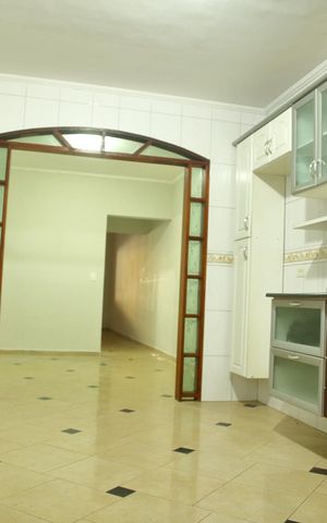 Casa para alugar com 246m², 3 quartos e 1 vagaCozinha