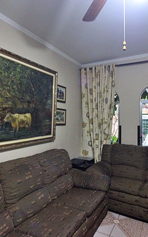 Casa à venda com 239m², 3 quartos e 2 vagasSala