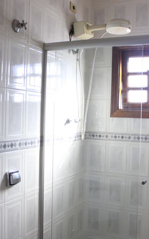 Casa à venda com 213m², 3 quartos e 4 vagasBanheiro 2