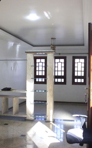 Casa à venda com 213m², 3 quartos e 4 vagasSala