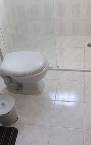 Casa à venda com 213m², 3 quartos e 4 vagasBanheiro 2