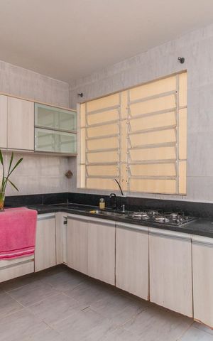 Casa à venda com 210m², 3 quartos e 4 vagas Casa à venda com 210m², 3 quartos e 4 vagasCozinha