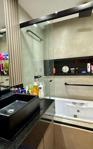 Apartamento à venda com 144m², 4 quartos e 1 vaga Apartamento à venda com 144m², 4 quartos e 1 vagaBanheiro social 1