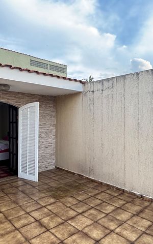 Casa à venda com 210m², 3 quartos e 1 vagaQuarto 1 Varanda