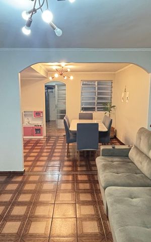 Casa à venda com 210m², 3 quartos e 1 vagaSala 
