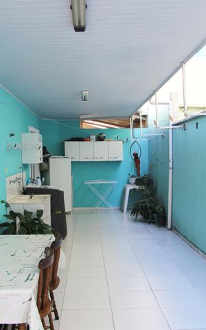 Casa à venda com 241m², 3 quartos e 3 vagasÁrea de Serviço
